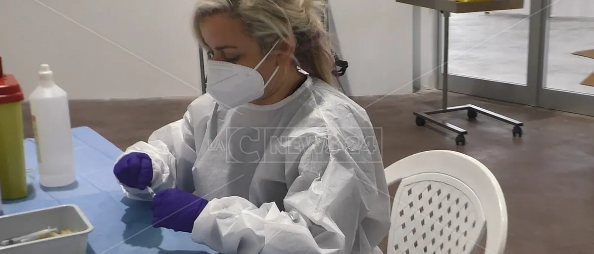 Vax day, il secondo giorno subisce un lieve calo: 15mila le vaccinazioni