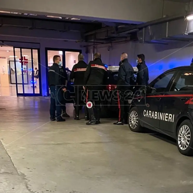 Non solo Covid, in Calabria i reparti “normali” scoppiano e al pronto soccorso attese infinite