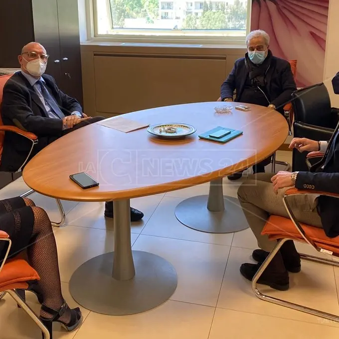 Regione, tutti i dipendenti vaccinati entro maggio: la rassicurazione di Longo