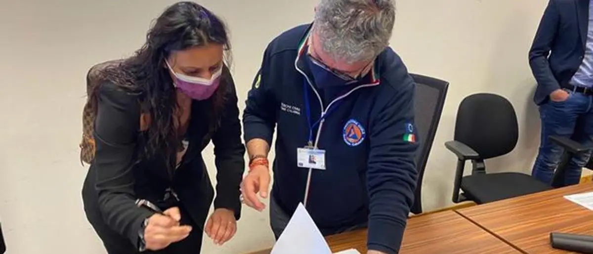 Vaccini Covid nei luoghi di lavoro, firmato protocollo Regione-sindacati