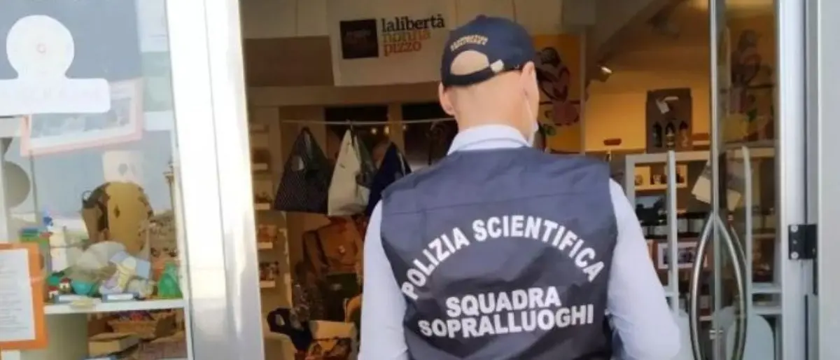 Reggio, furto in un negozio gestito dal consorzio di cooperative sociali Macramè