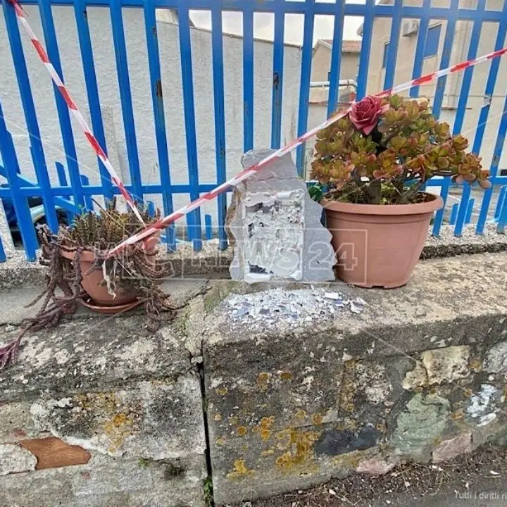Cetraro, vandalizzata la lapide di un giovane morto tredici anni fa