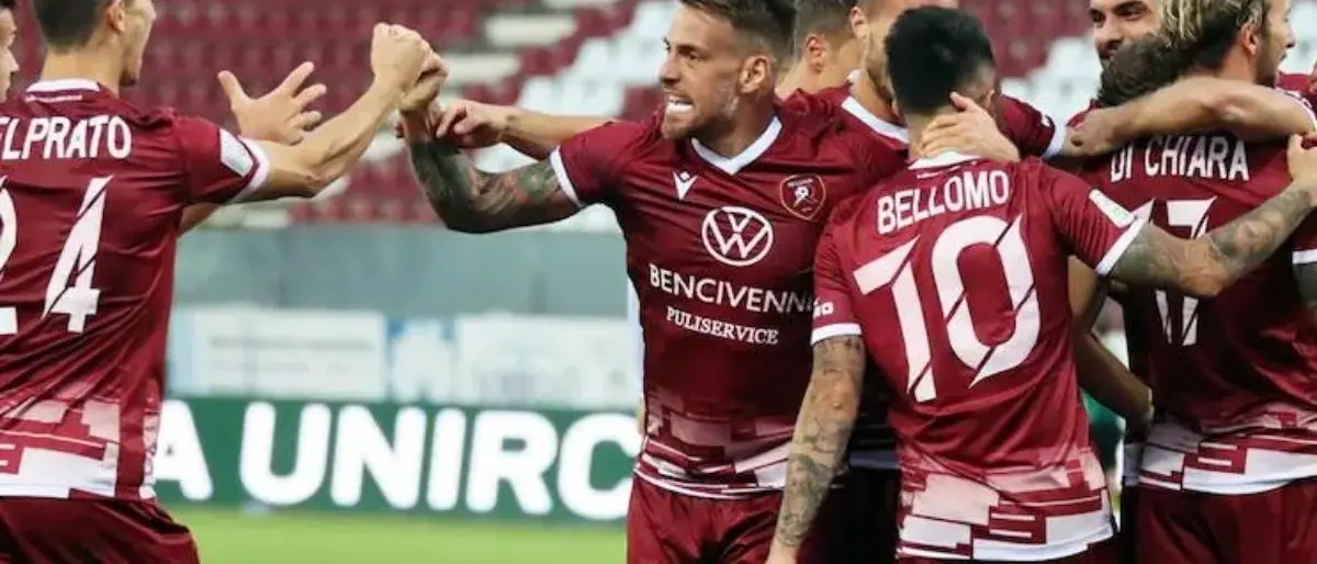 Covid, il virus colpisce ancora la Reggina: positivo un giocatore della prima squadra