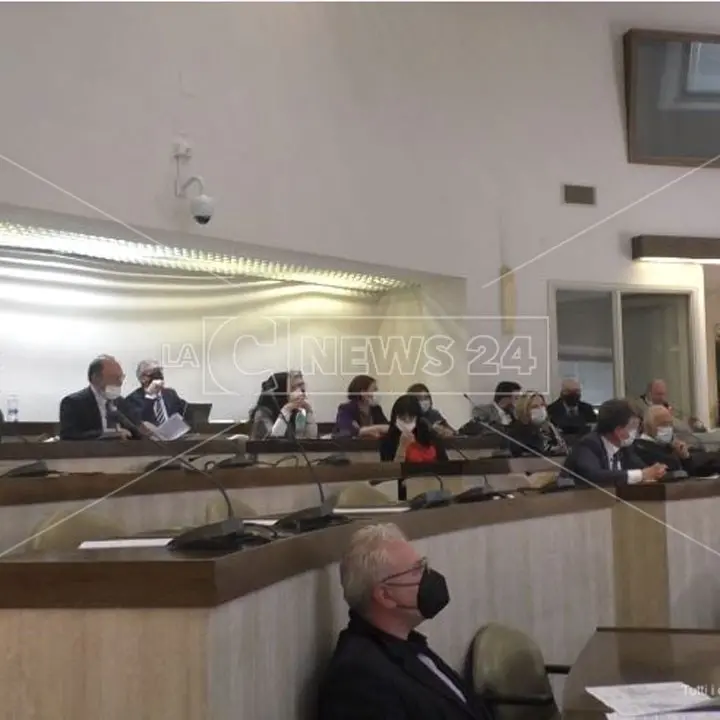 Crotone, in Consiglio non si parla di Antica Kroton: la minoranza lascia l’aula