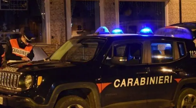 Fuscaldo, accoltella due fratelli dopo una lite in strada: arrestato