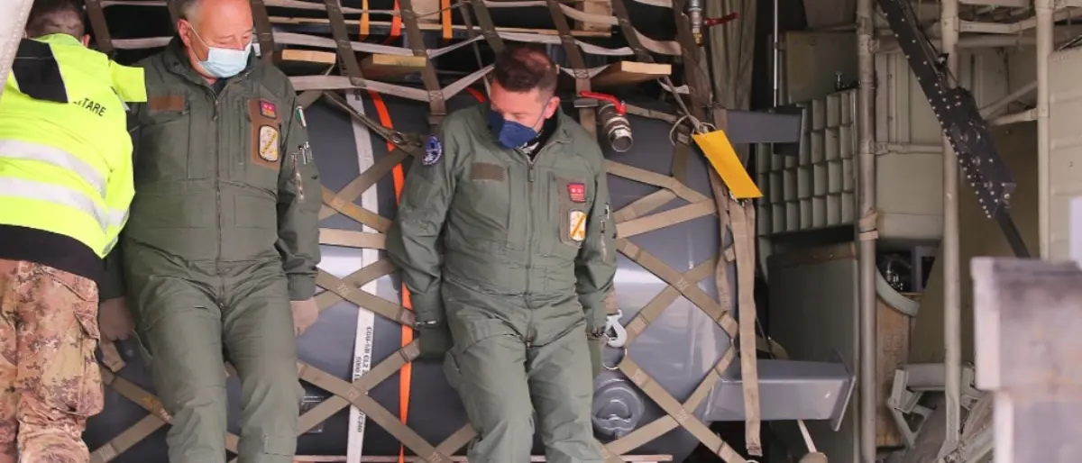 India travolta dal Covid, parte la missione italiana: porterà un sistema per autoprodurre ossigeno