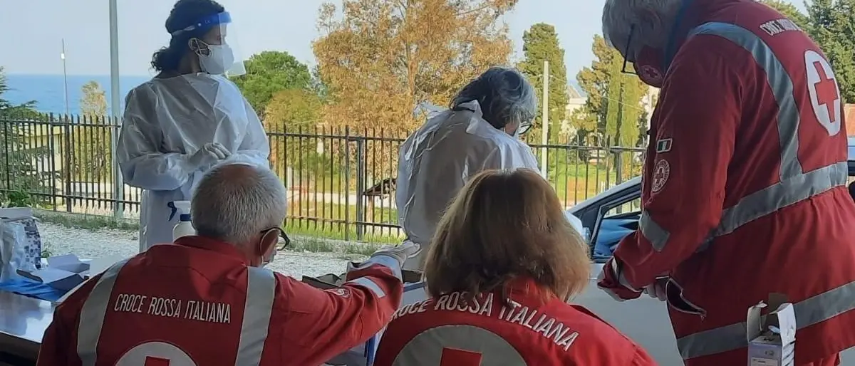 Covid, l’impegno della Croce rossa di Badolato: dal primo lockdown alla vaccinazione