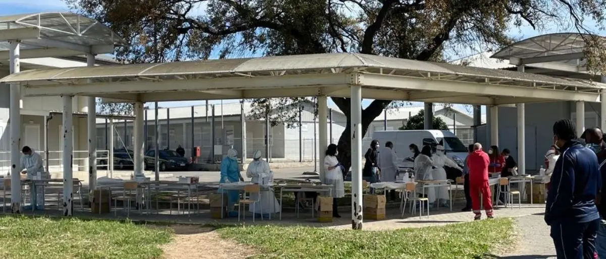 Covid, a Isola Capo Rizzuto tamponi al centro di accoglienza: migranti tutti negativi