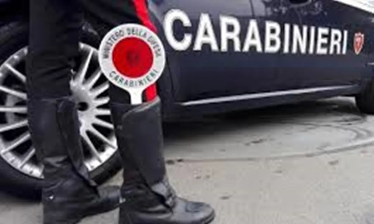 Corigliano Rossano, non si ferma all’alt dei carabinieri: 22enne guidava auto rubata