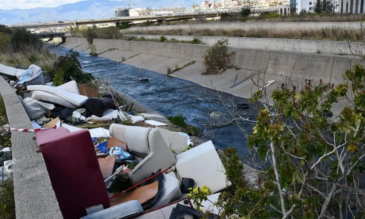 Discariche abusive e inquinamento del mare, maxi operazione della Guardia costiera in Calabria