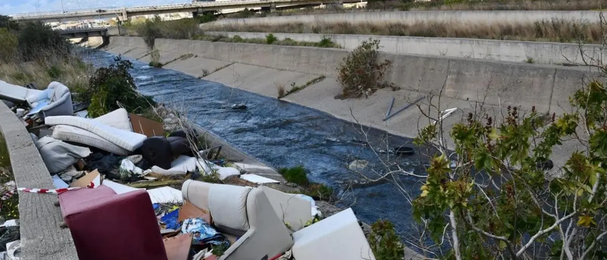 Discariche abusive e inquinamento del mare, maxi operazione della Guardia costiera in Calabria