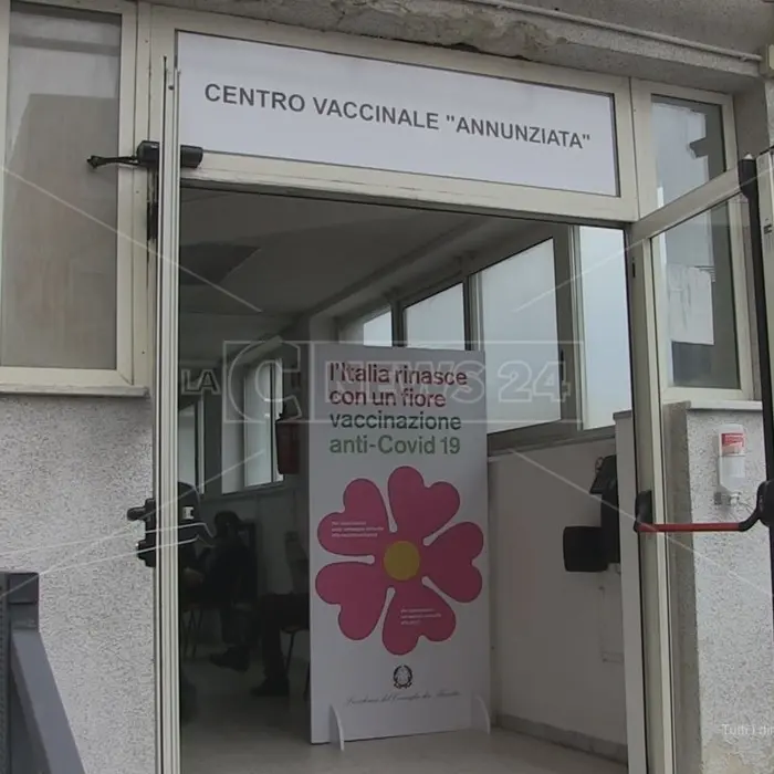 Covid, all’Annunziata di Cosenza pronti a vaccinare fino a mezzanotte
