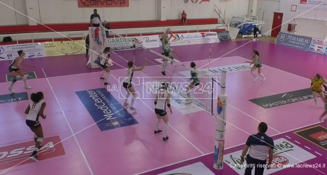 Pallavolo femminile A2, Volley Soverato cade in casa contro Vallefoglia