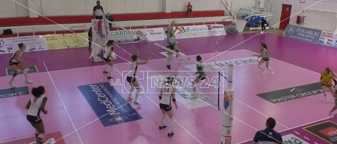 Pallavolo femminile A2, Volley Soverato cade in casa contro Vallefoglia