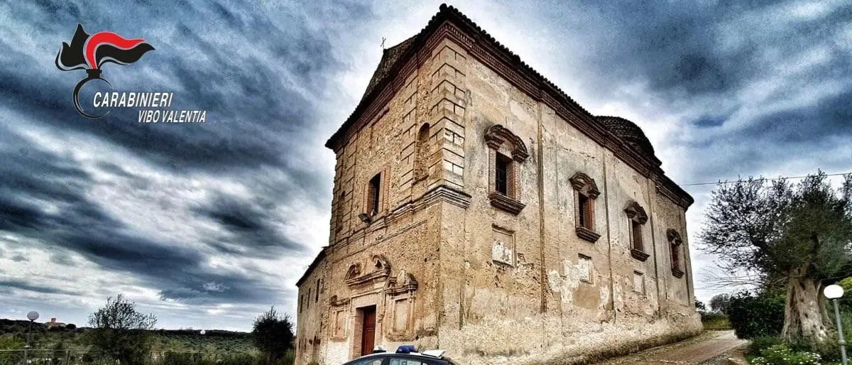 Pistola e munizioni in casa: arrestato pregiudicato nel Vibonese