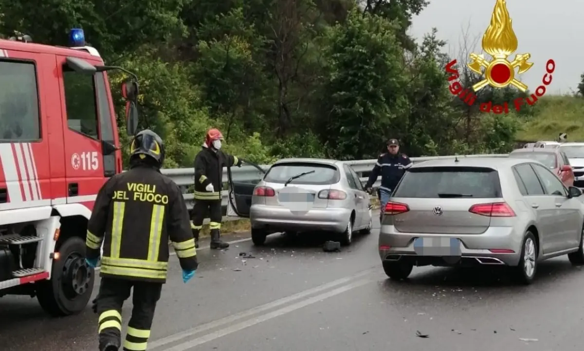 Incidente tra due auto lungo la statale 107 nel Cosentino, bimbo trasferito in ospedale