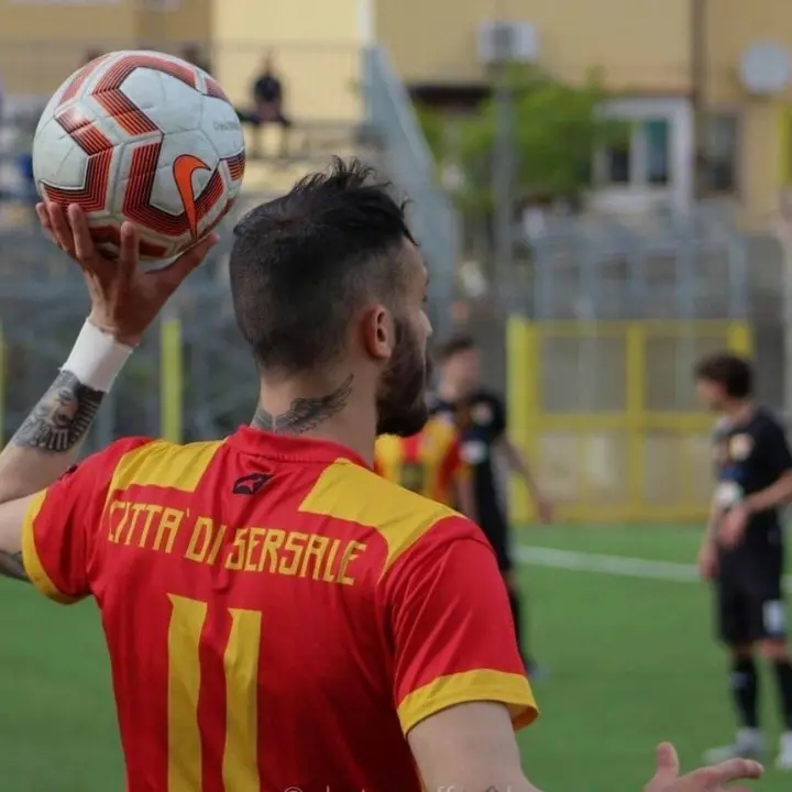 Eccellenza, il Sersale pareggia 2-2 contro il Locri e viene raggiunto al primo posto dal Sambiase