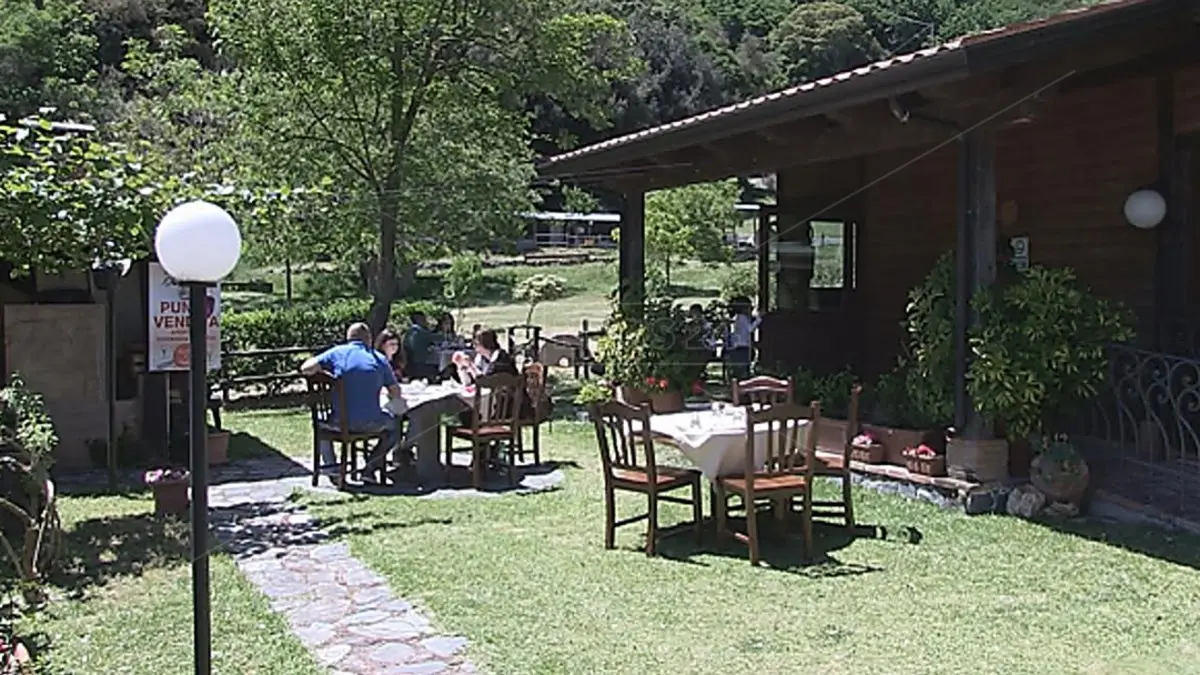 Torna il piacere del pranzo al ristorante nel primo weekend in zona gialla della Calabria