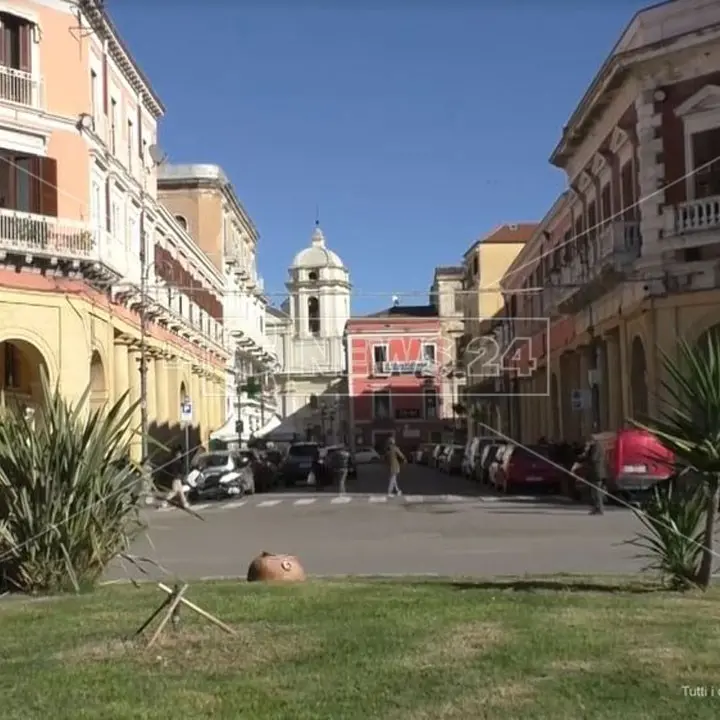 Commessa ferita a Crotone: riscontrate fratture multiple alla colonna vertebrale
