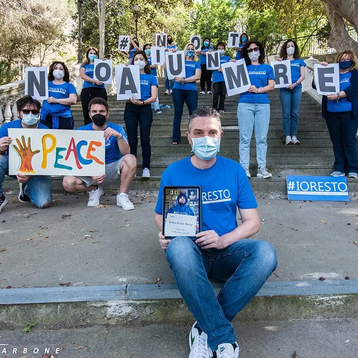 Crotone, flashmob per la pace in Medio Oriente: «Riconoscere lo Stato palestinese»