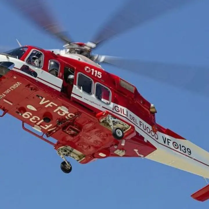 Volontario Soccorso Alpino precipita da costone nel Cosentino: recuperato in elicottero