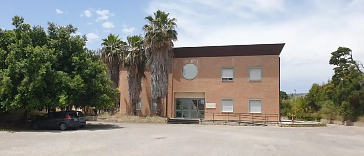 Siderno, il liceo artistico non è sicuro: scuola chiusa e studenti costretti a lezioni on line