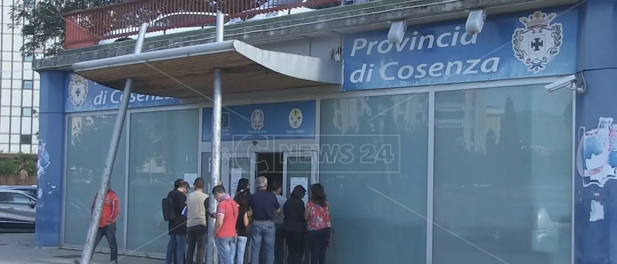 Cosenza, locali inagibili: chiude il Centro per l'impiego
