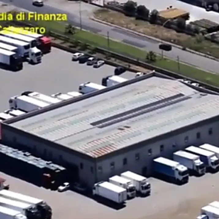 Lavoratori sfruttati a Lamezia, i sindacati: «Sistema connivente e criminale»