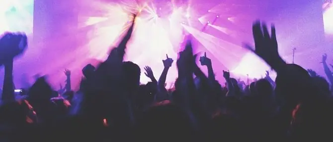 Covid, il generale Figliuolo lancia la proposta dei vaccini in discoteca