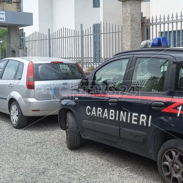 Omicidio a Castrovillari, il 36enne che ha ucciso la madre avrebbe aggredito anche il padre