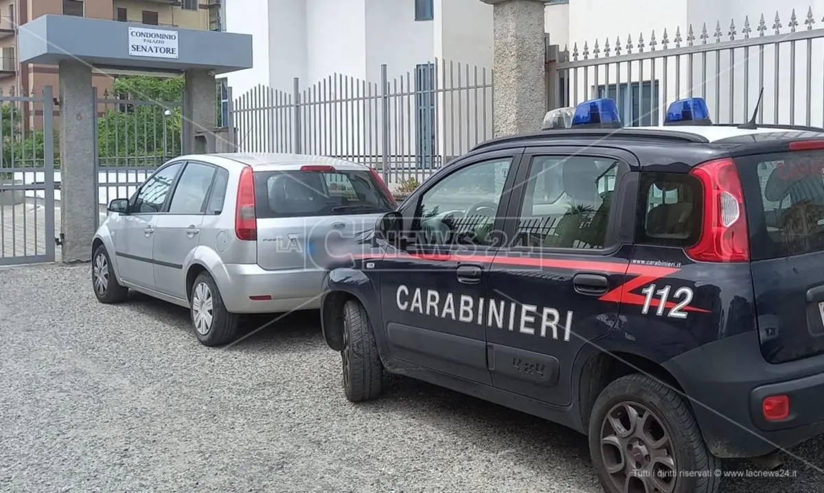 Omicidio a Castrovillari, il 36enne che ha ucciso la madre avrebbe aggredito anche il padre