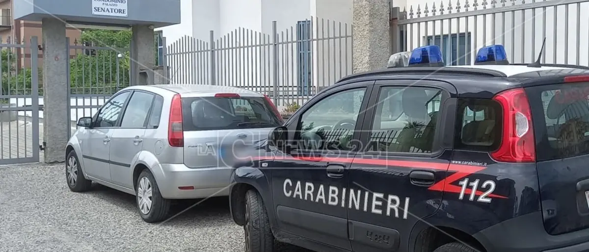 Omicidio a Castrovillari, il 36enne che ha ucciso la madre avrebbe aggredito anche il padre