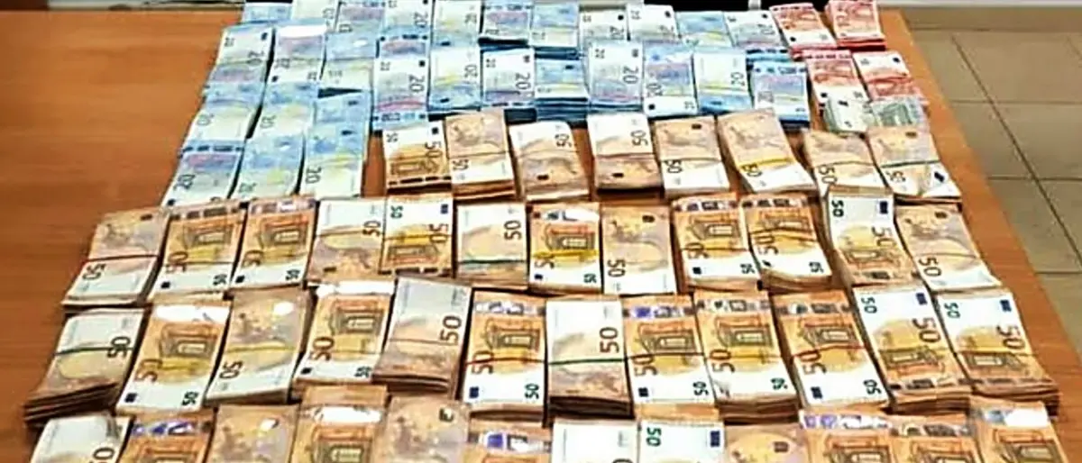 Riciclaggio, a Gioia Tauro denunciate tre persone e sequestrati 300mila euro