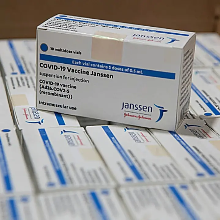 Vaccini, in arrivo in Calabria 22mila dosi di Moderna e Johnson