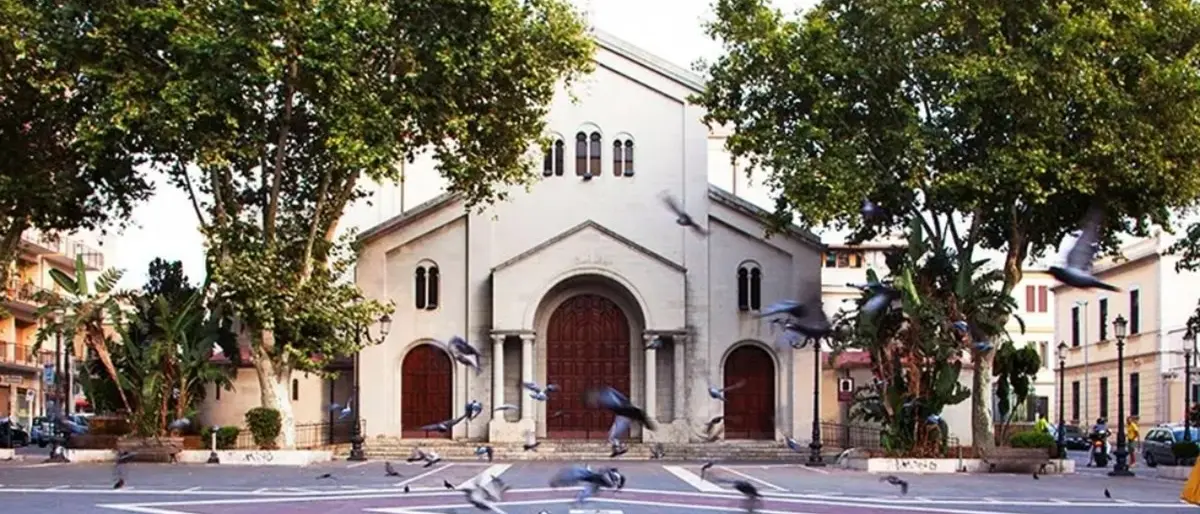 Reggio, un uomo accoltellato in pieno centro: il presunto aggressore è in questura