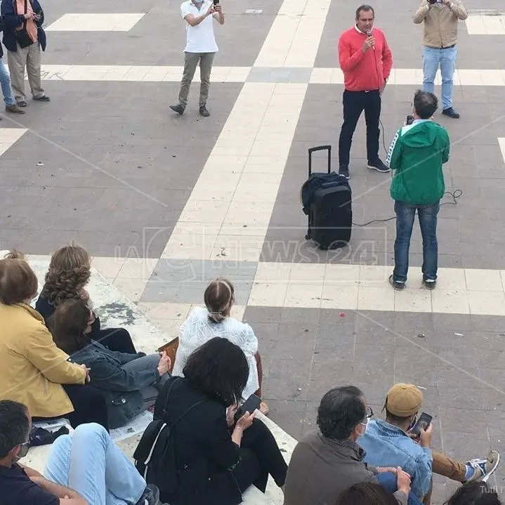 Reggio, De Magistris: «Non mi interessano le alleanze politiche, auspico l'unità delle forze popolari»