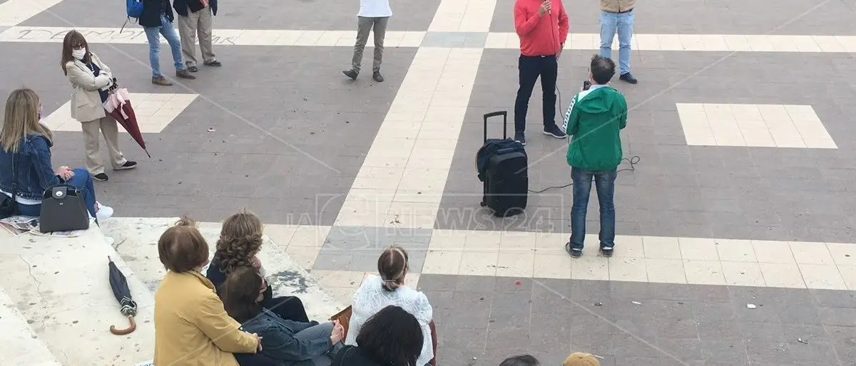 Reggio, De Magistris: «Non mi interessano le alleanze politiche, auspico l'unità delle forze popolari»