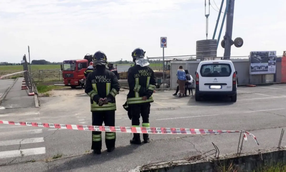 Incidente sul lavoro, operaio precipita in una botola e muore sul colpo