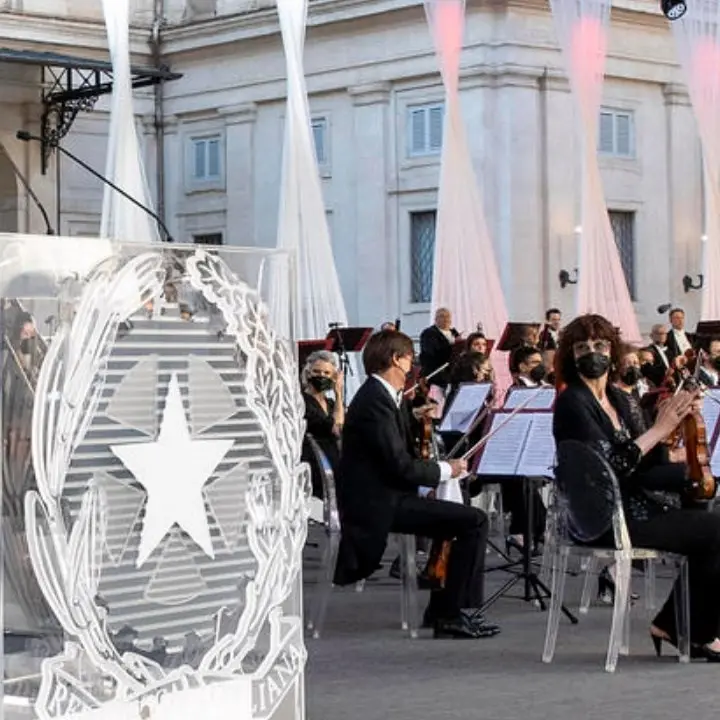 Festa della Repubblica, Mattarella: «Uniti per una nuova stagione di ripresa e rinascita»
