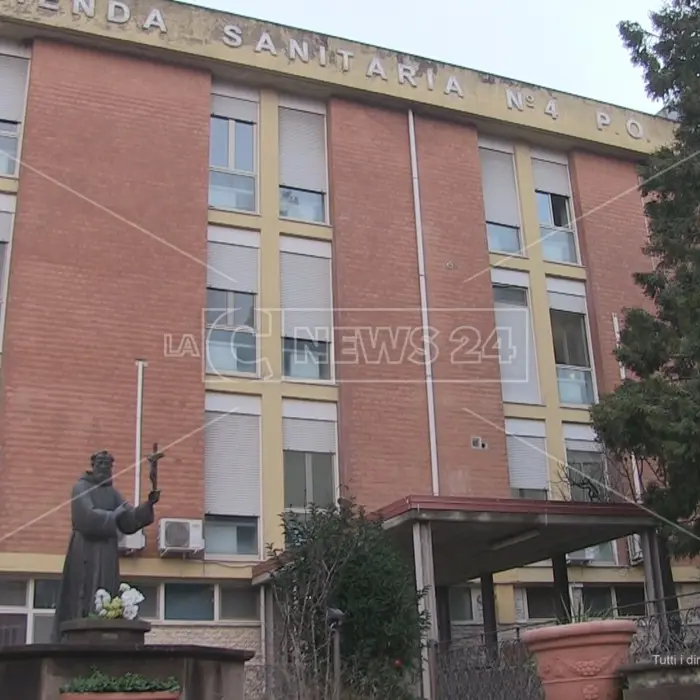 Covid, focolaio tra gli infermieri dell'ospedale di Acri: chiuso il reparto di Medicina