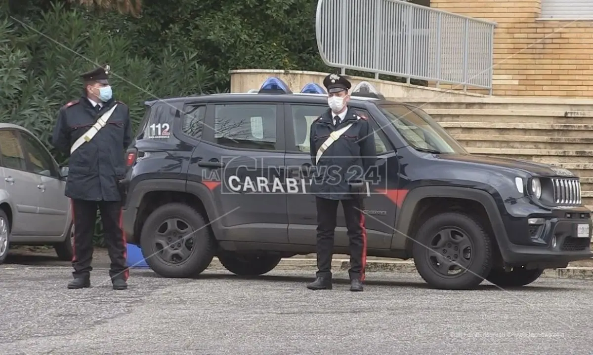 Cosenza, sorpreso a rubare in due abitazioni in 6 giorni: arrestato 60enne