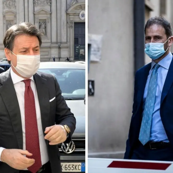 Casaleggio consegna i dati degli iscritti ed esce dal M5s, si volta pagina nel segno di Conte