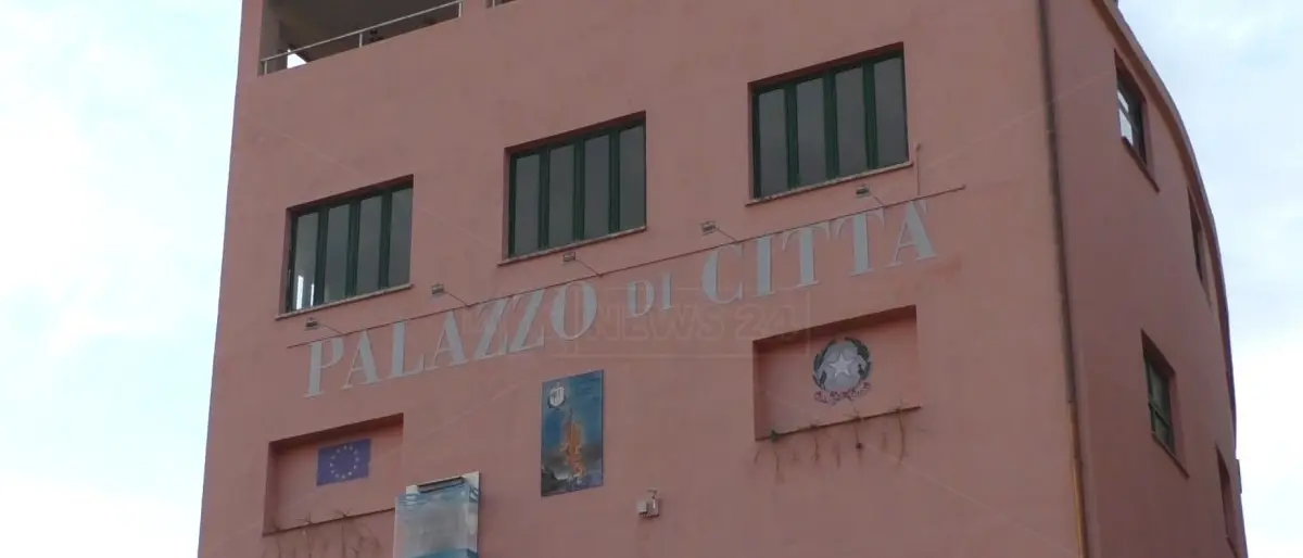 “Affari di famiglia” al Comune di Cetraro: incarichi legali a zia e cugina dell'assessore