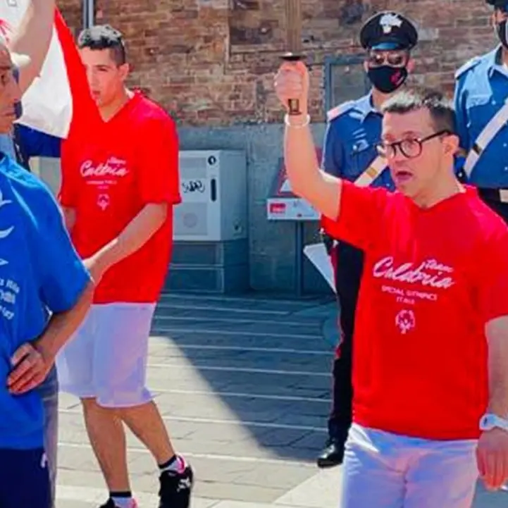 Special olimpics, da Reggio a Crotone il tour della fiaccola portata da un giovane lametino
