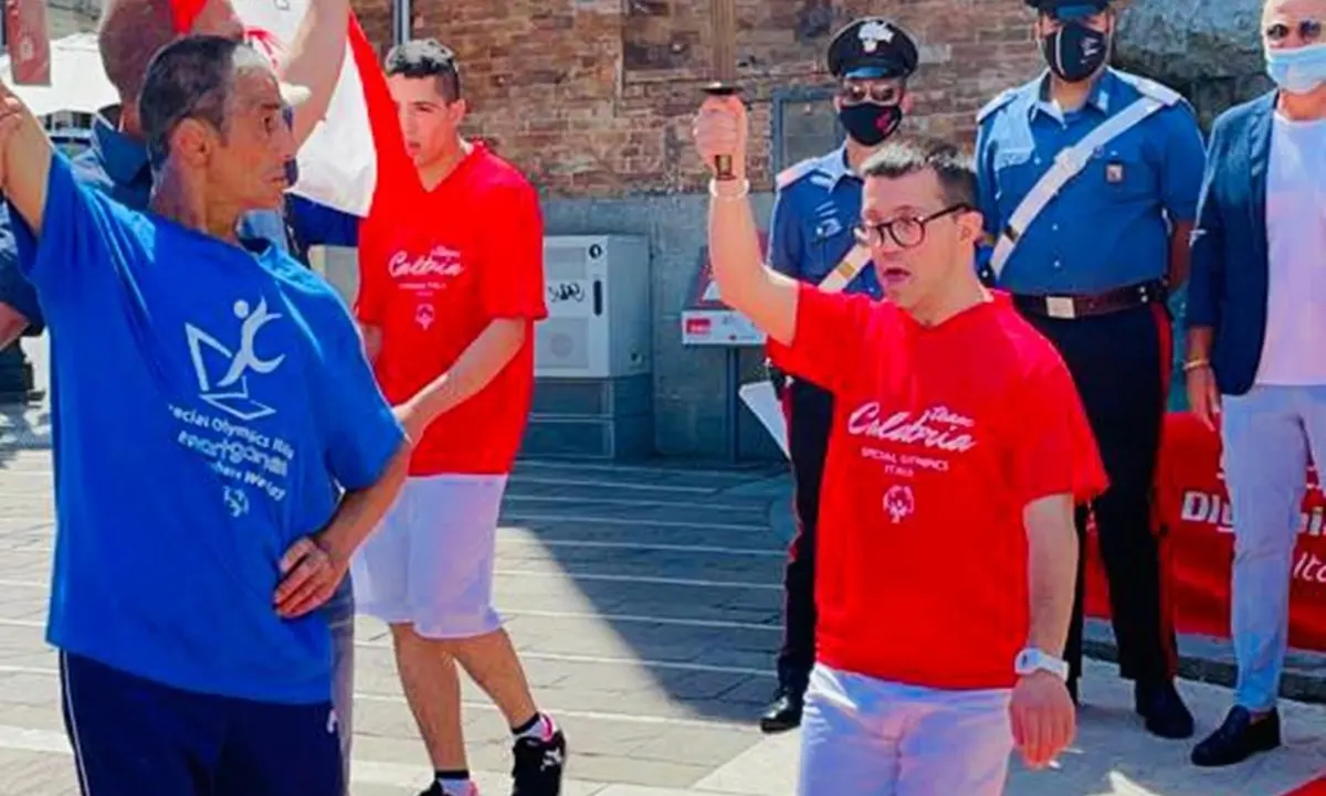 Special olimpics, da Reggio a Crotone il tour della fiaccola portata da un giovane lametino