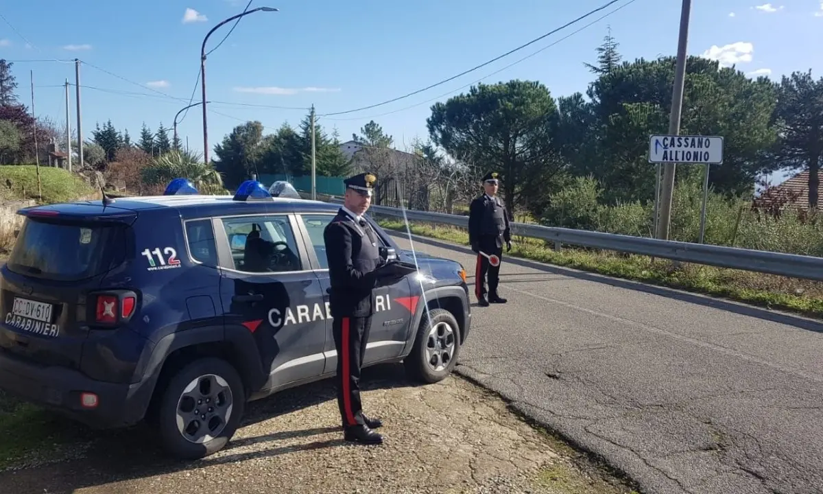 Cassano Ionio, ferì il cugino 31enne a colpi di pistola: arrestato