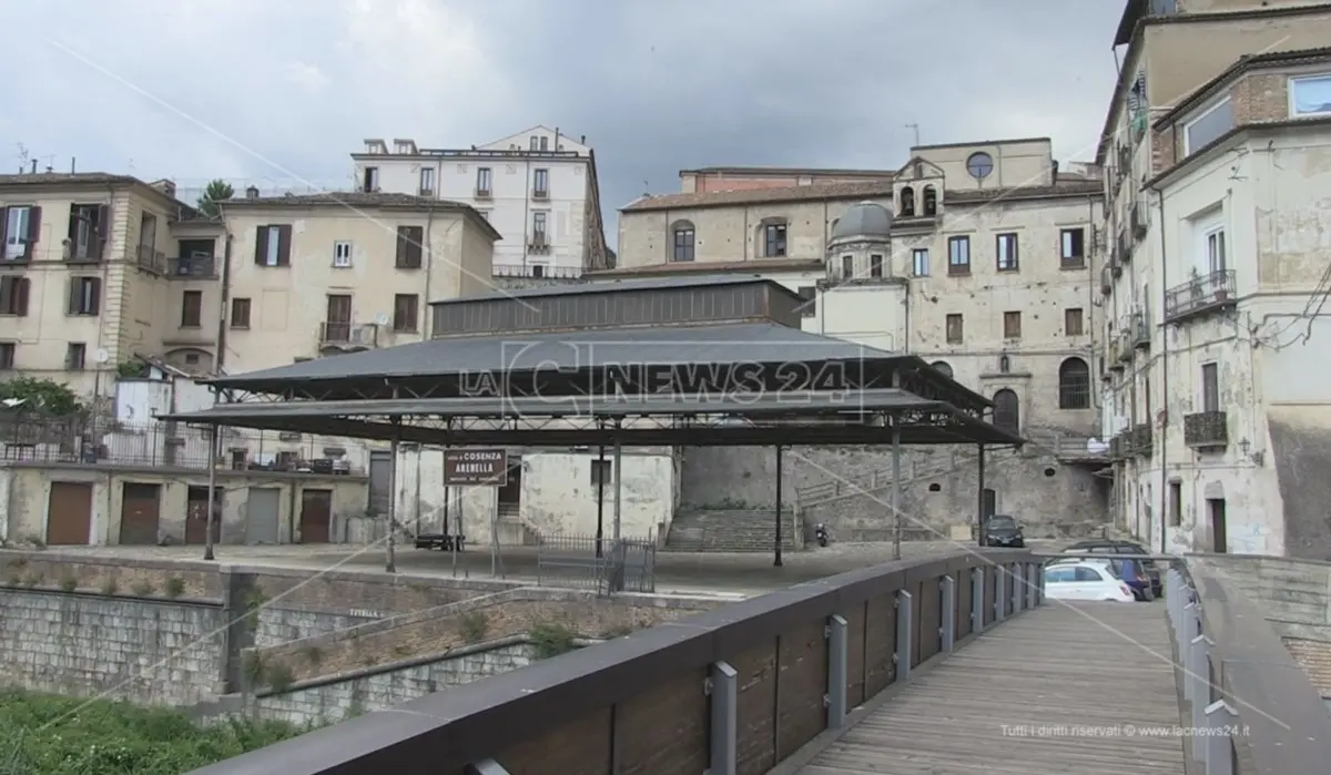 Coltivatori diretti senza una sede, la proposta: «Portiamoli al mercato Arenella»\n