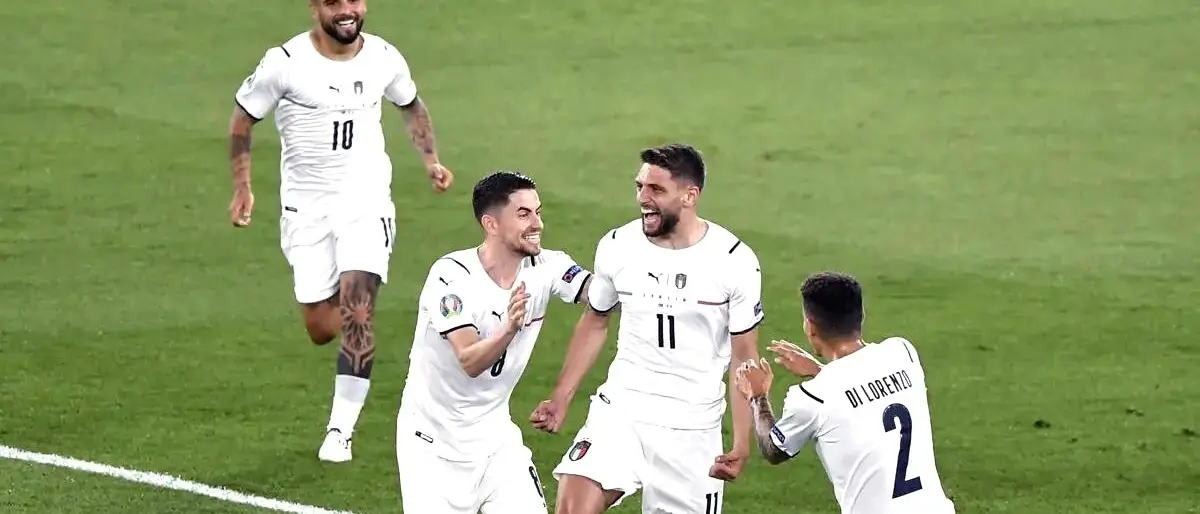 Europei, un cross di Berardi e i gol di Immobile e Insigne abbattono il muro turco: l'Italia vince 3-0
