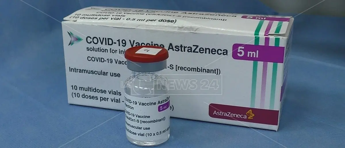 Vaccini, c’è la circolare del ministero: AstraZeneca solo sopra i 60 anni anche per la seconda dose