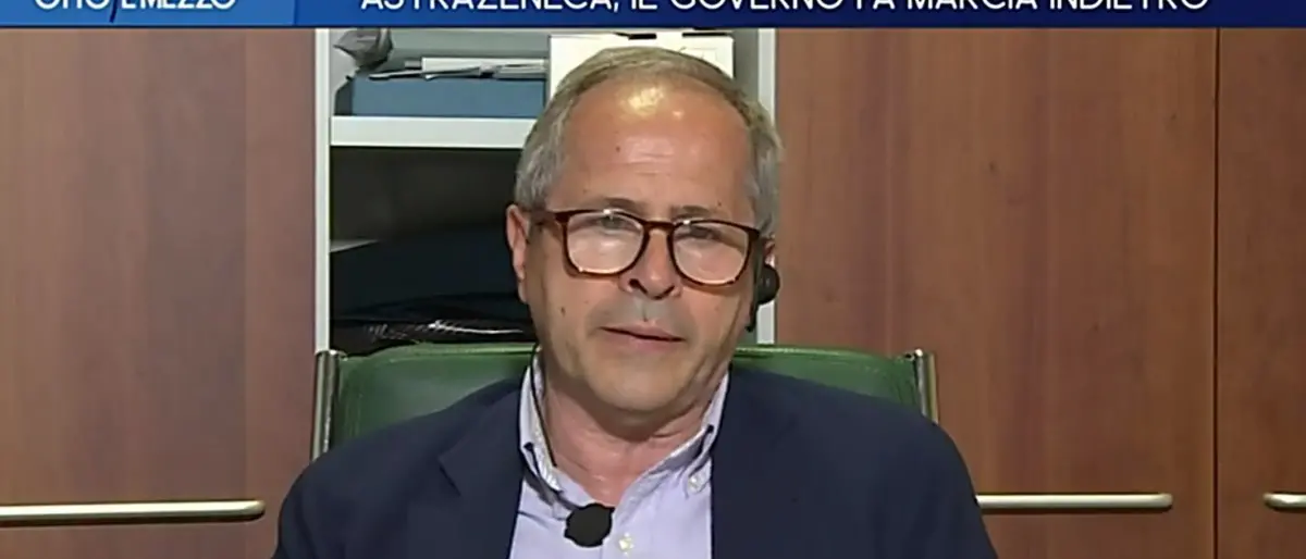 Vaccini, la bomba di Crisanti: «Dopo AstraZeneca io non farei richiamo con un altro farmaco»